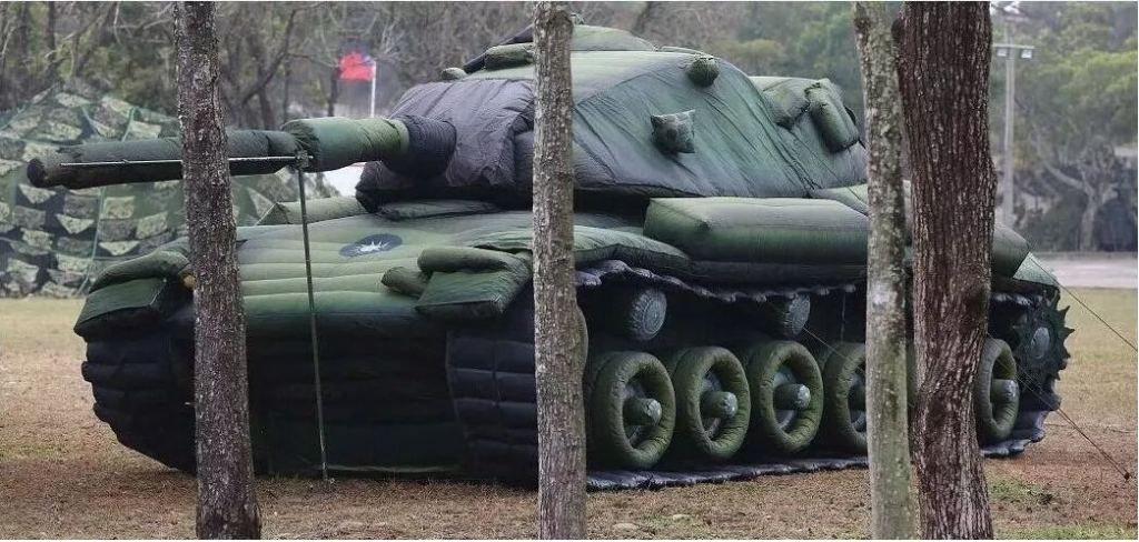 陆川军用充气坦克